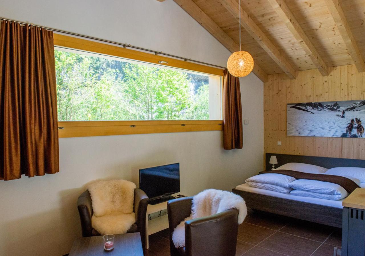 Huettenhotel Husky Lodge Muotathal Exterior photo